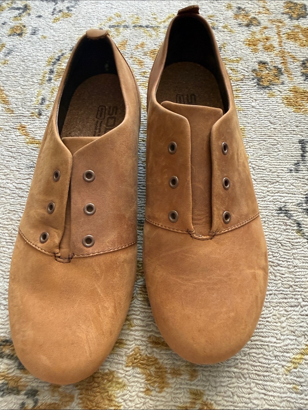 Women’s Casual Slip-On Suede Flats in Tan